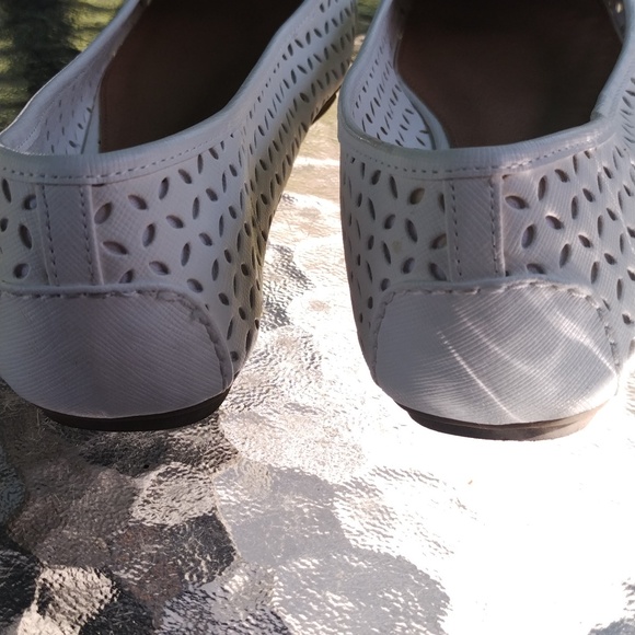 Christian Siriano for Payless white perforated flats size 8 - Picture 6 of 8